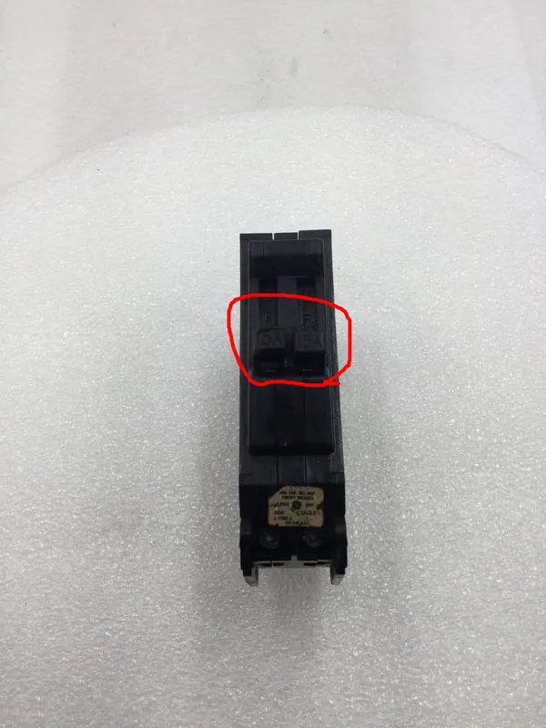 GE TR1515 Single Pole 15 Amp Tandem Circuit Breaker Without Clip - Cosmetic Flaw Shop Now