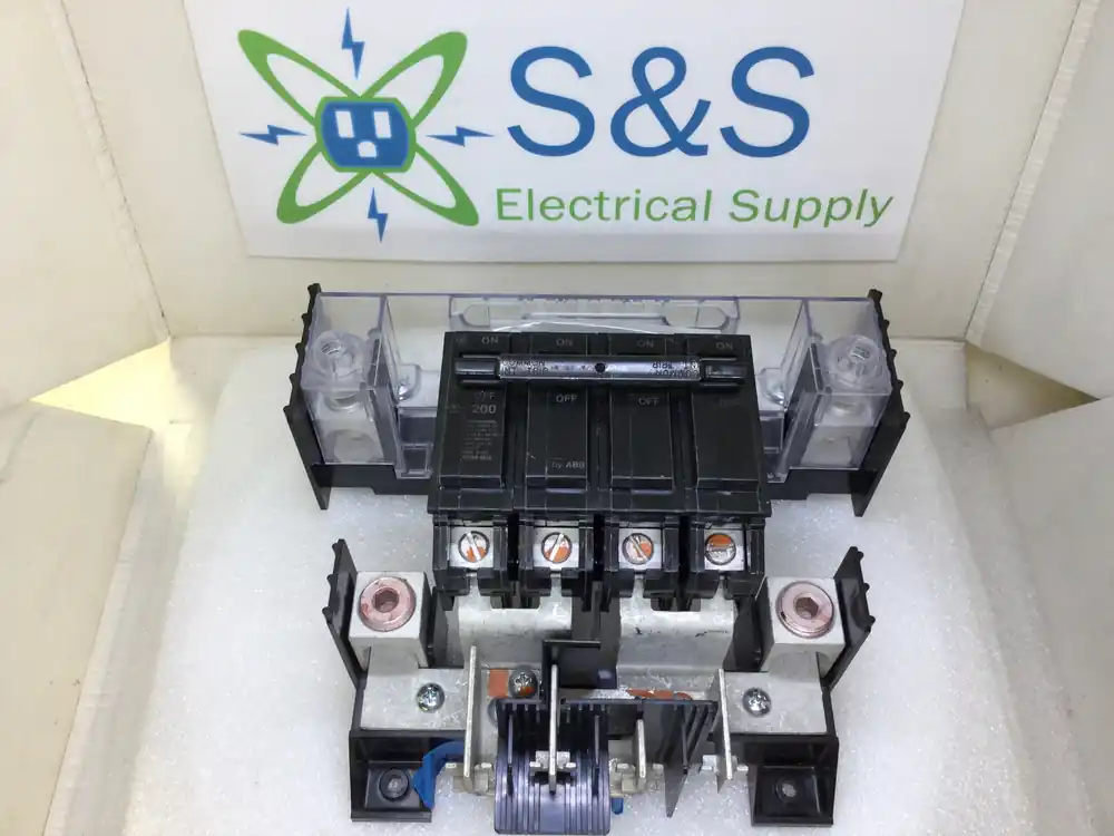 Limited Time GE TSMR420CSCUGPP 200 Amp 4-Space 8-Circuit Combination Main Breaker/Ringless Meter Socket Outdoor Load Center -200 Amp Main Breaker Assembly