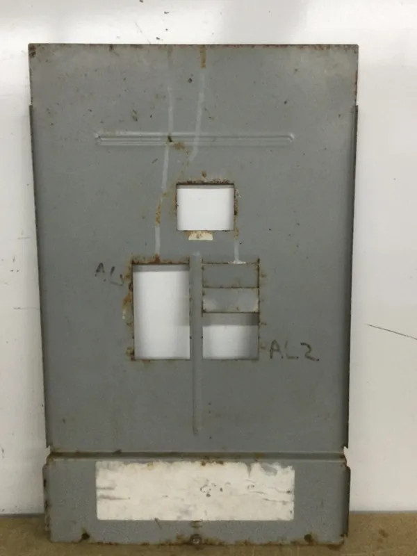 Final Sale General Electric Dead Front TLM812RCU2P Single Phase 3 Wire 125A 8/16 Spaces 120/240v 20 1/4" x 12 3/8"