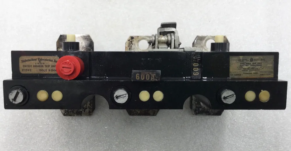 Seasonal Sale General Electric TKMA3T0600 600 Amp 3 Pole Circuit Breaker Amp Trip Unit