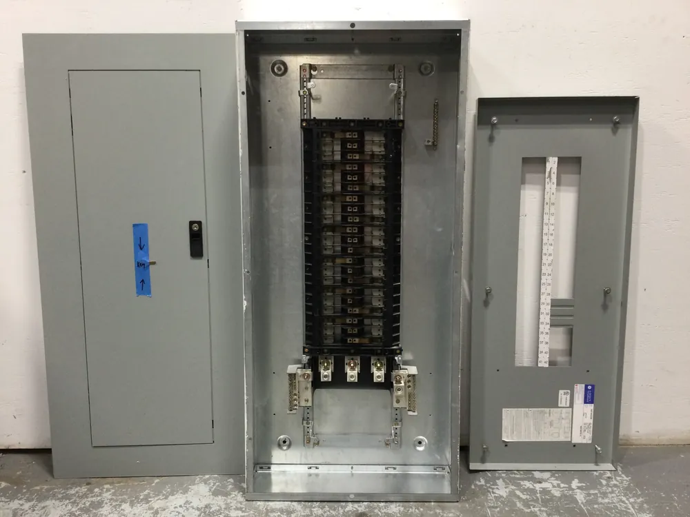 GE/General Electric AQF3422MB 225 Amp 208Y/120V 3 Ph 4 Wire 42 Circuit Panelboard Seasonal Sale
