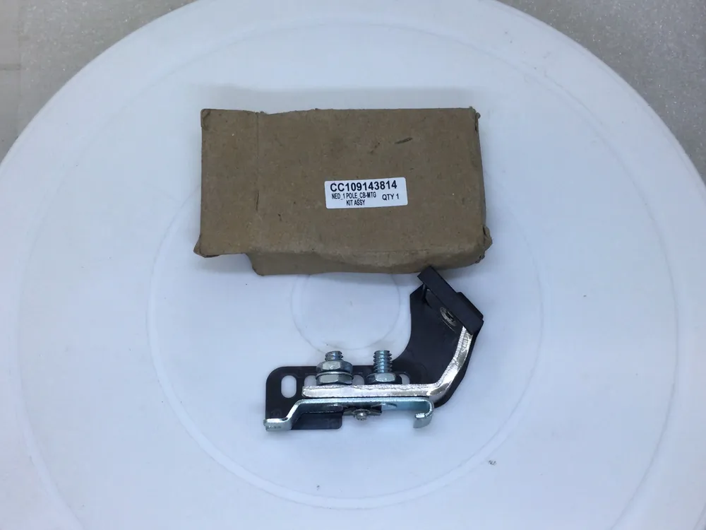 Must Have GE General Electric CC109143814 NED 1 pole Circuit Breaker Mounting Assembly
