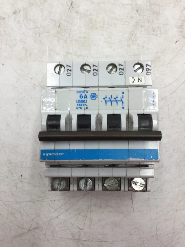 GE Vynckier Series G 6 Amp 4 Pole 415V Circuit Breaker Top Pick