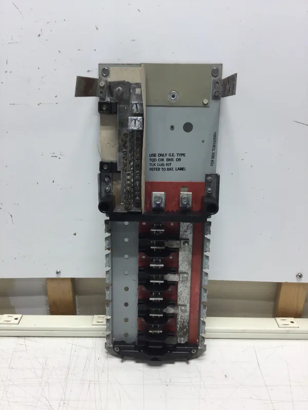 Crafted GE General Electric TLM1620RH 200 Amp 8 Space/16 Circuit 120/240 VAC Load Center Guts Only 6" X 16.5"